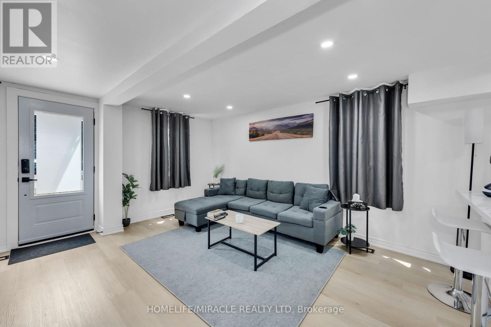Photo 21 of 195 Randi Road, Mississauga ON