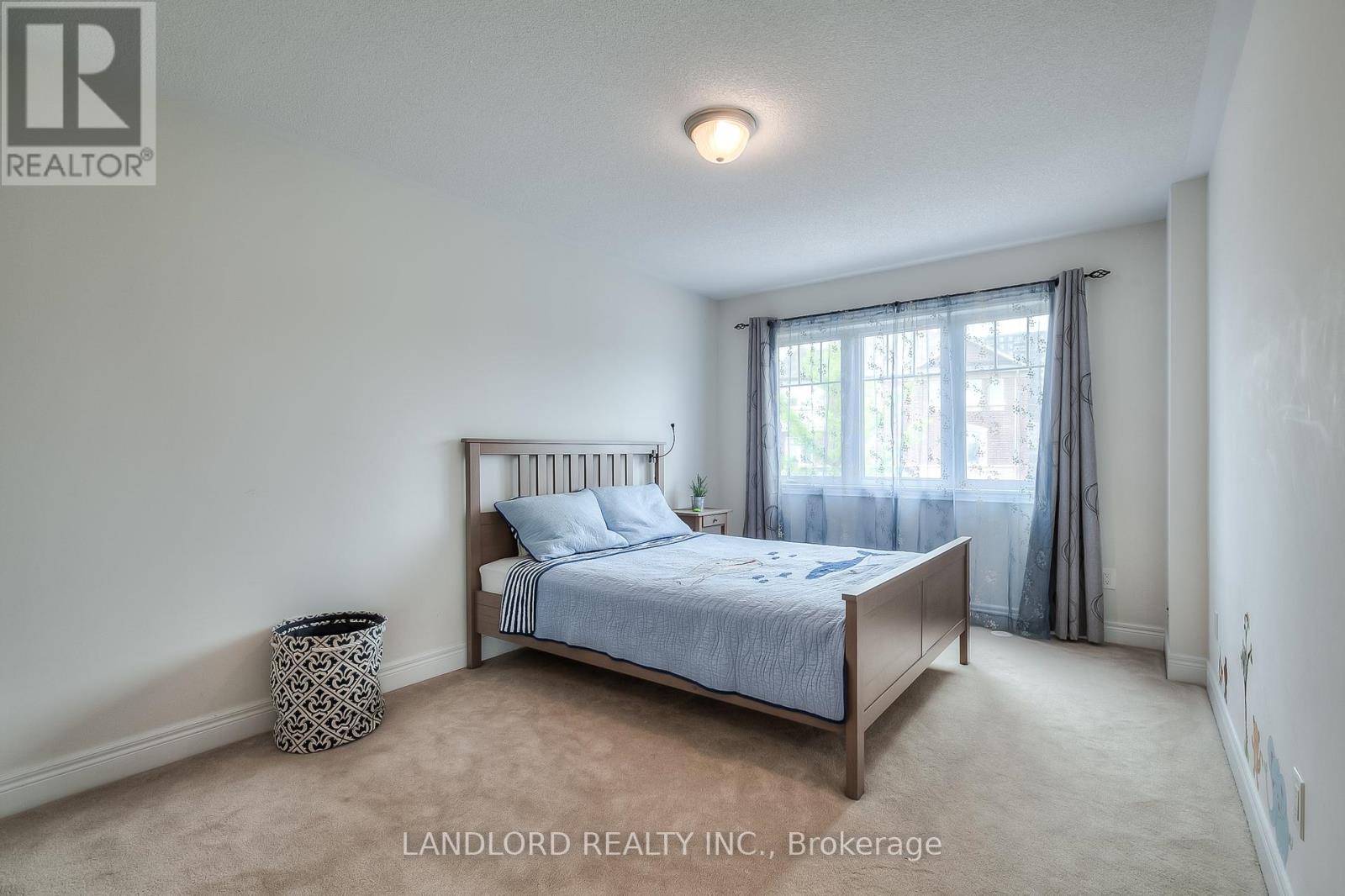 Photo 1 of 993 Southdown Road, Mississauga ON