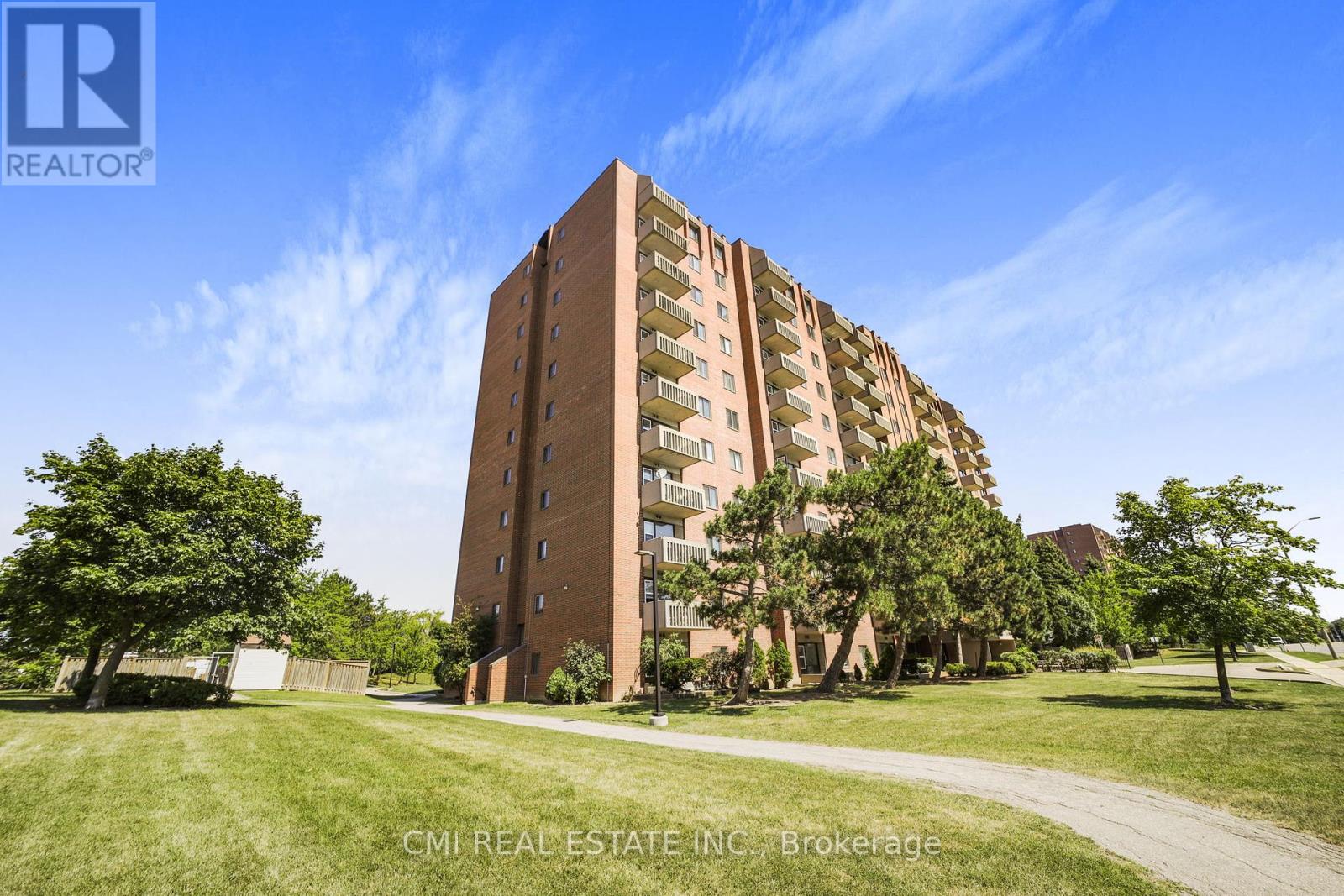 Photo 11 of 302 6720 Glen Erin Drive, Mississauga ON