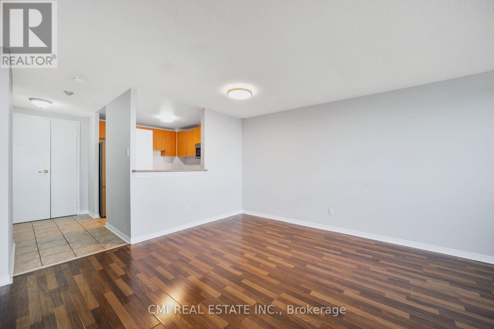 Photo 23 of 302 6720 Glen Erin Drive, Mississauga ON