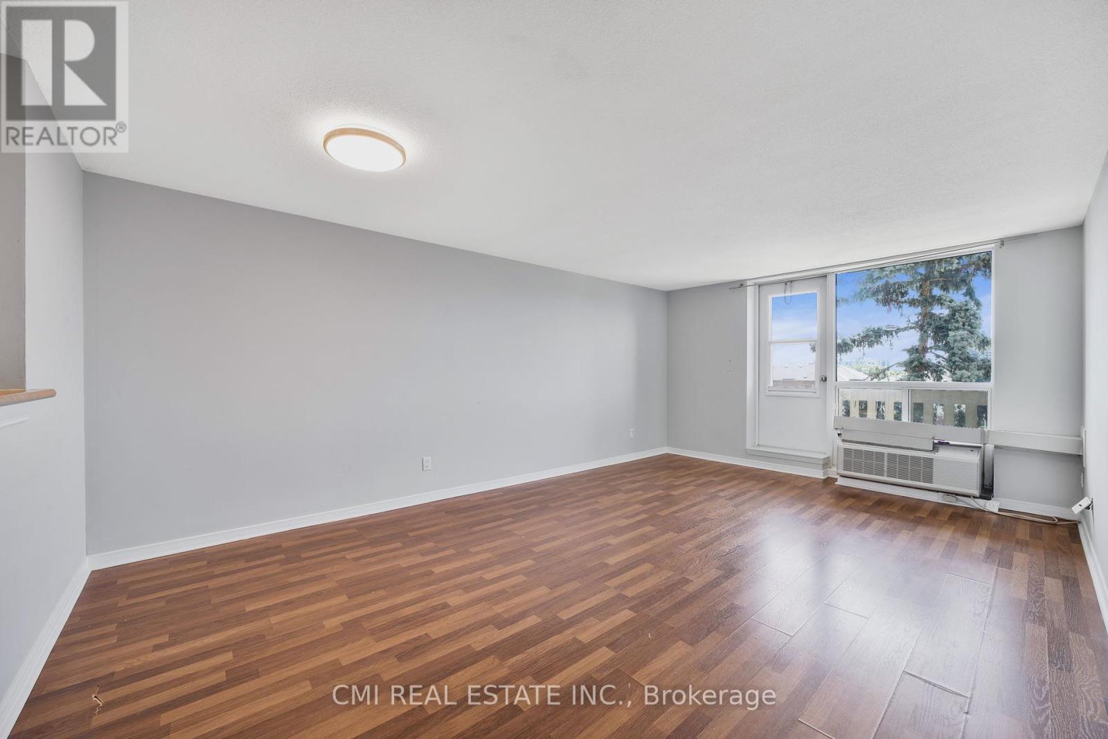 Photo 1 of 302 6720 Glen Erin Drive, Mississauga ON