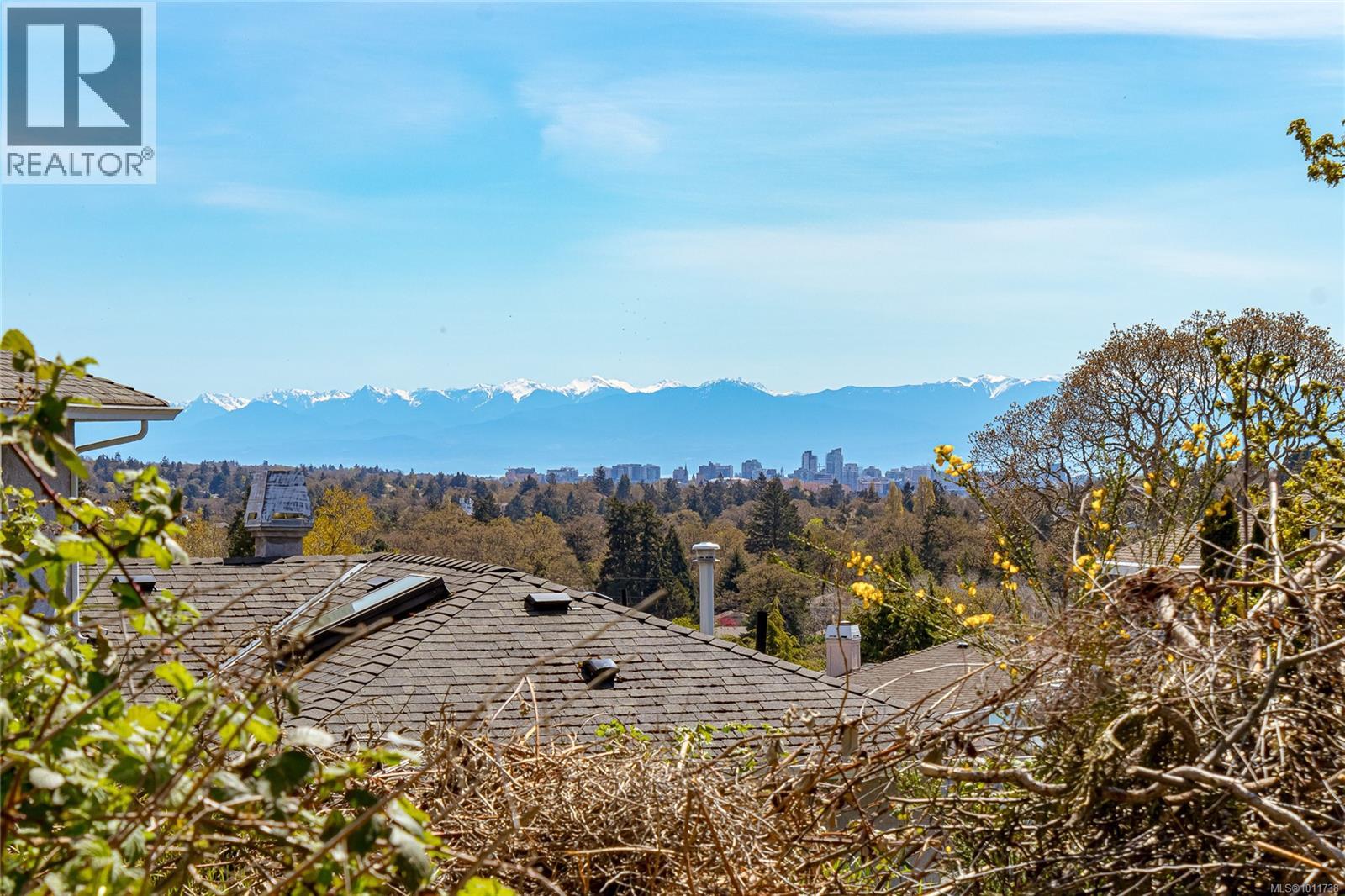 Photo 12 of 4280 Westervelt Pl, Saanich BC