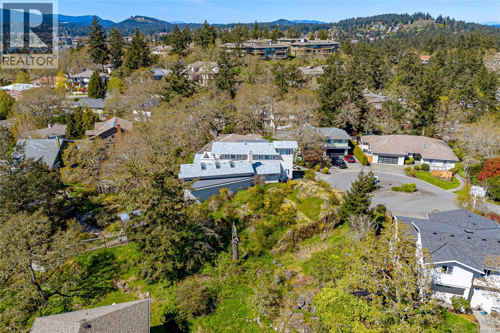 Photo 13 of 4280 Westervelt Pl, Saanich BC