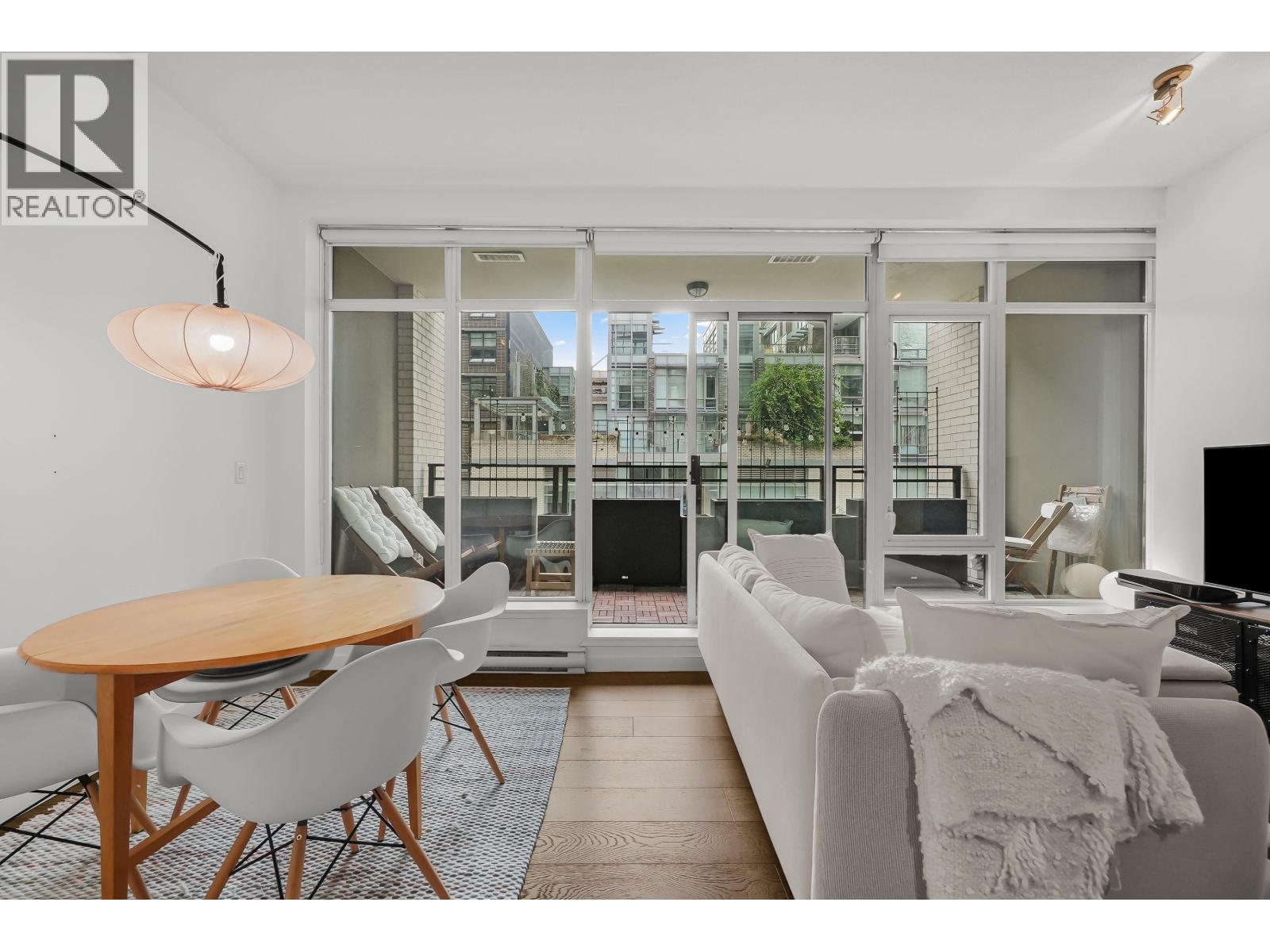 Photo 5 of 204 1252 Hornby Street, Vancouver BC