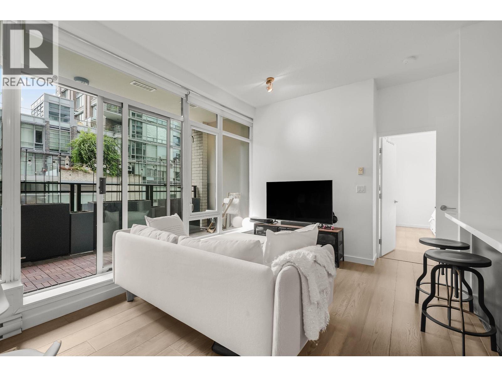 Photo 6 of 204 1252 Hornby Street, Vancouver BC