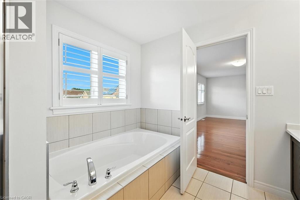 Photo 25 of 167 Alessio Drive, Hamilton ON