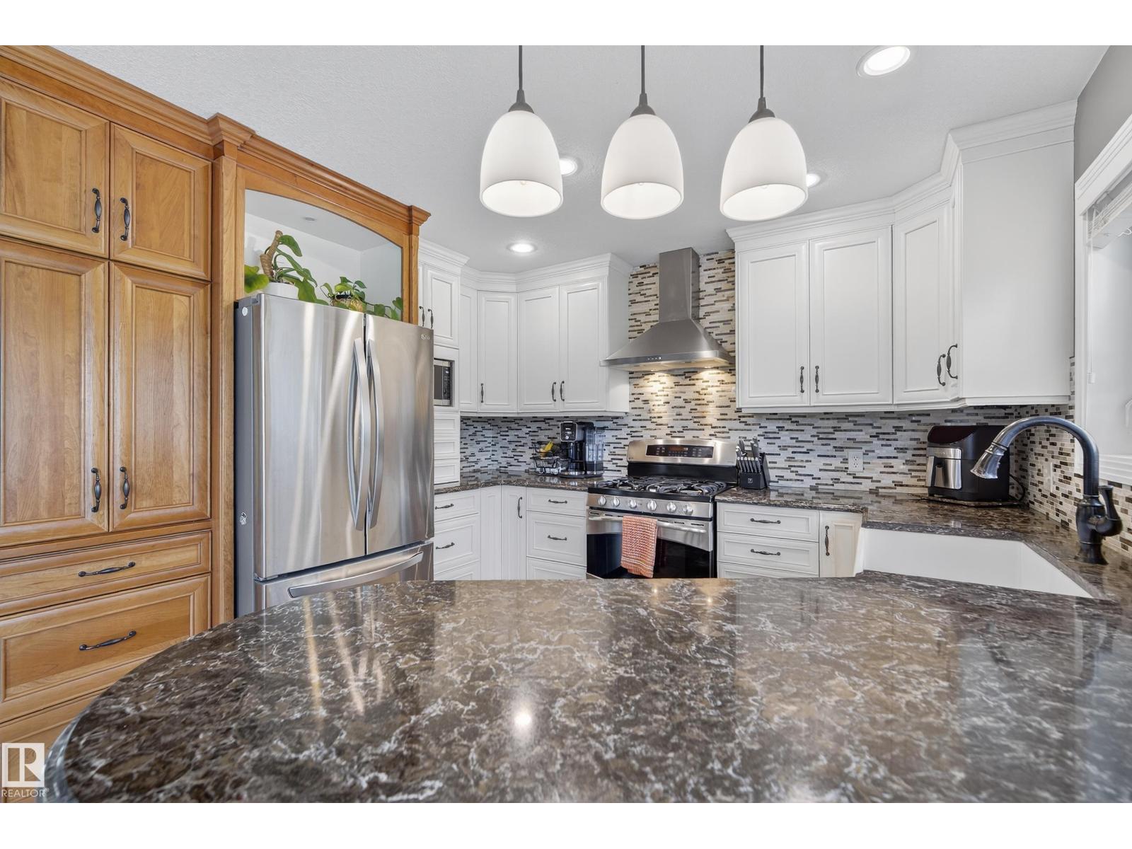 Photo 12 of 394 Hollick Kenyon Rd Nw, Edmonton AB