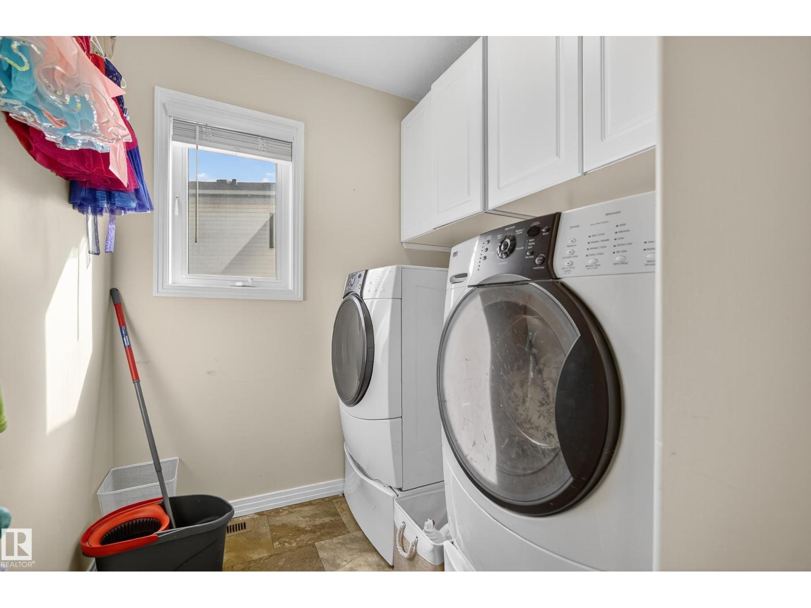Photo 18 of 394 Hollick Kenyon Rd Nw, Edmonton AB