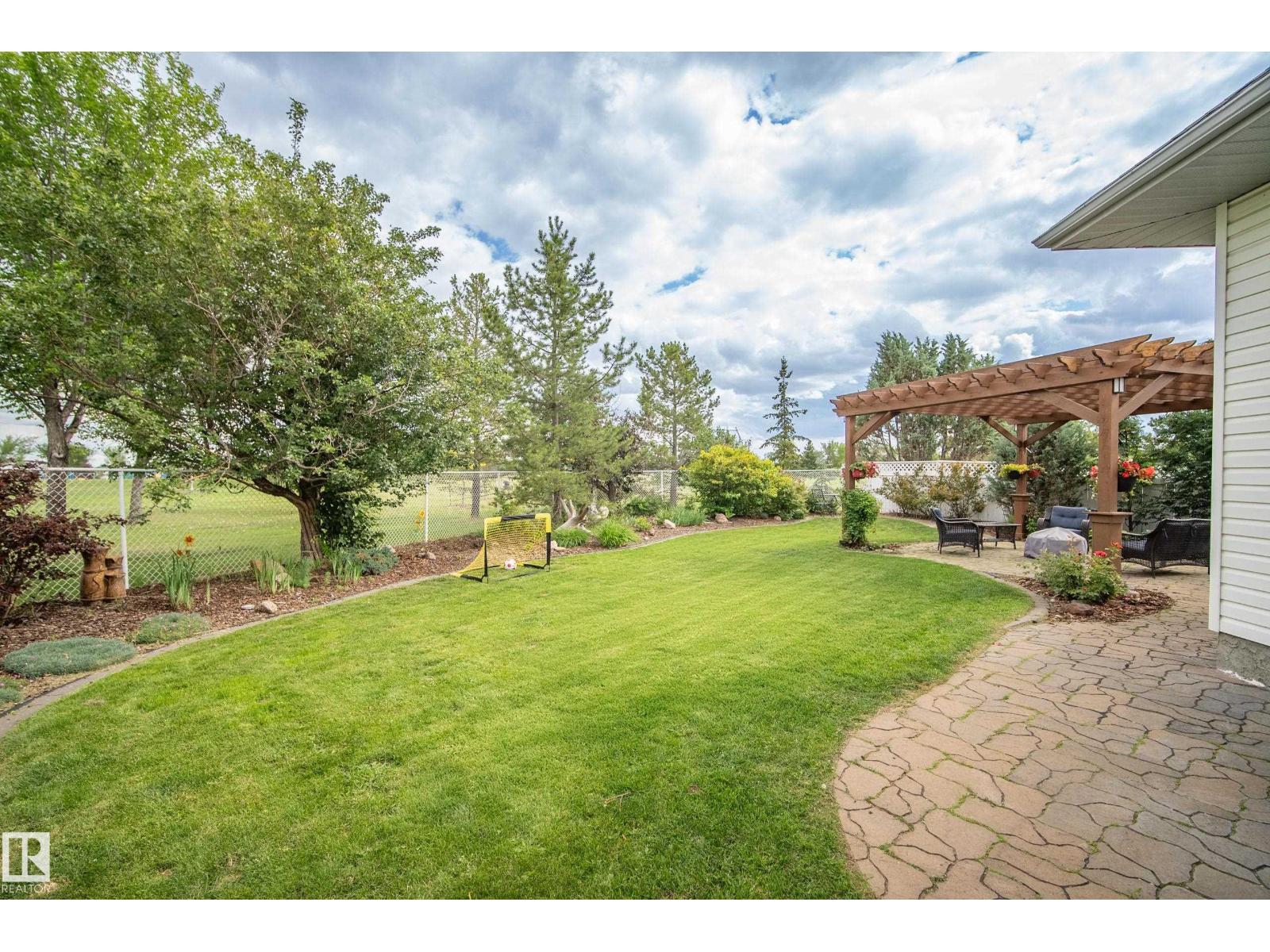 Photo 32 of 394 Hollick Kenyon Rd Nw, Edmonton AB