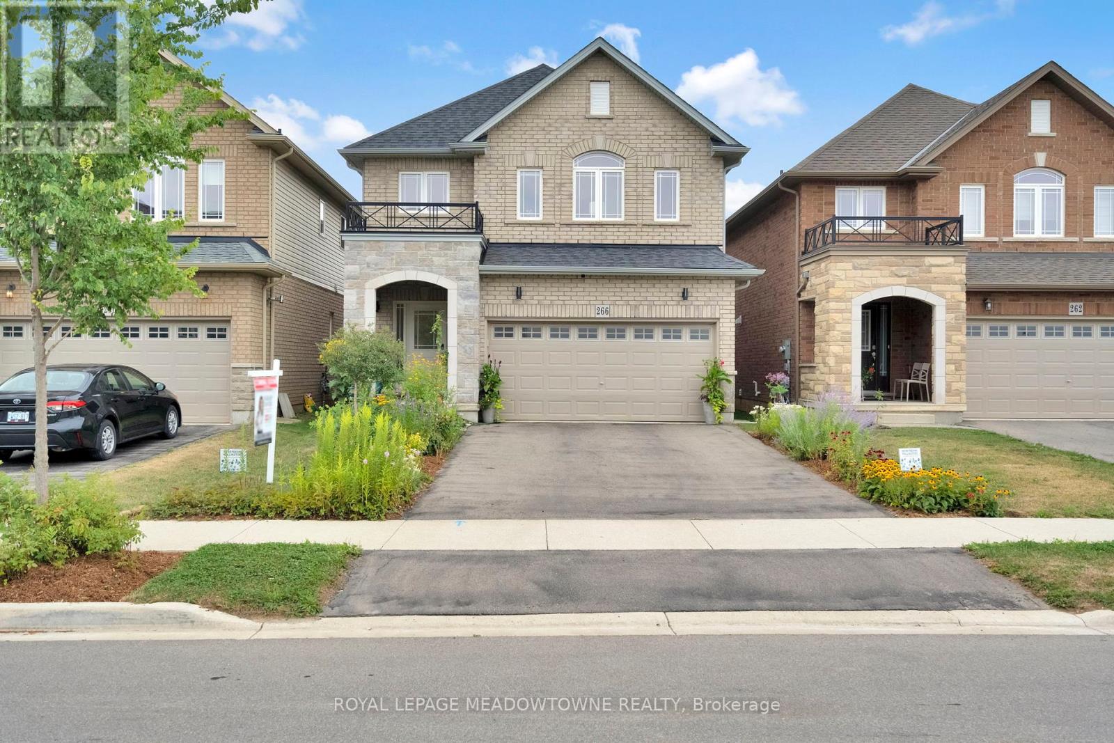 Photo 1 of 266 Dalgleish Trail, Hamilton ON