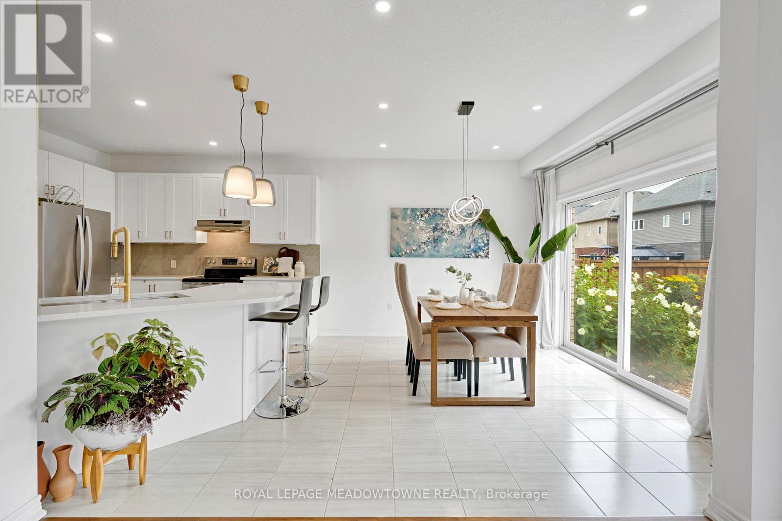 Photo 15 of 266 Dalgleish Trail, Hamilton ON