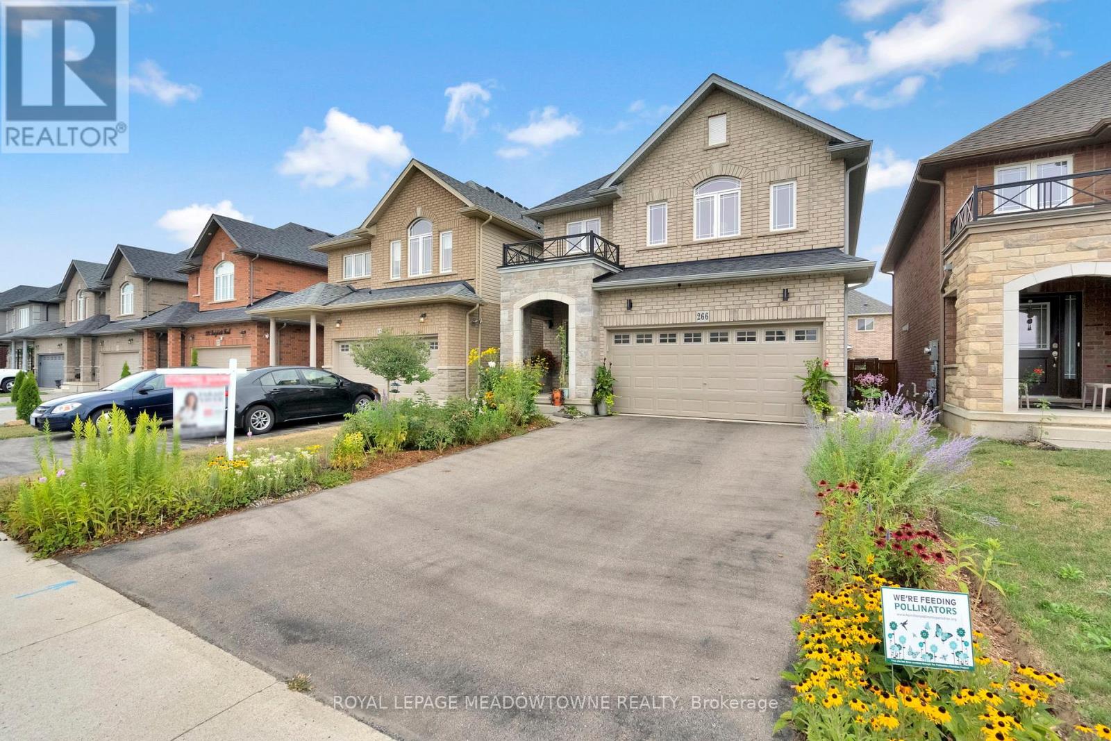 Photo 3 of 266 Dalgleish Trail, Hamilton ON