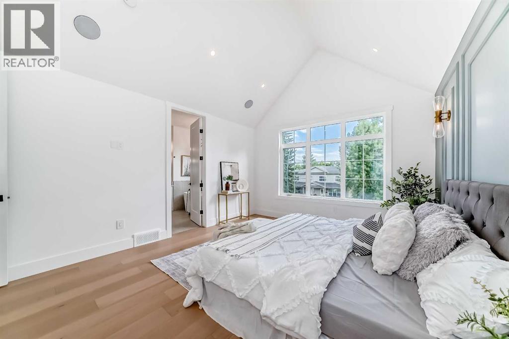Single Family House for Sale in   Avenue SW North Glenmore Park Calgary 