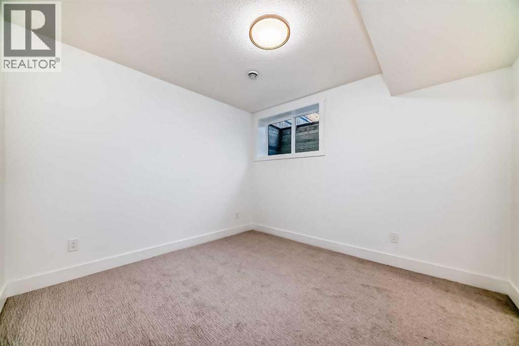 Single Family House for Sale in   Avenue SW North Glenmore Park Calgary 