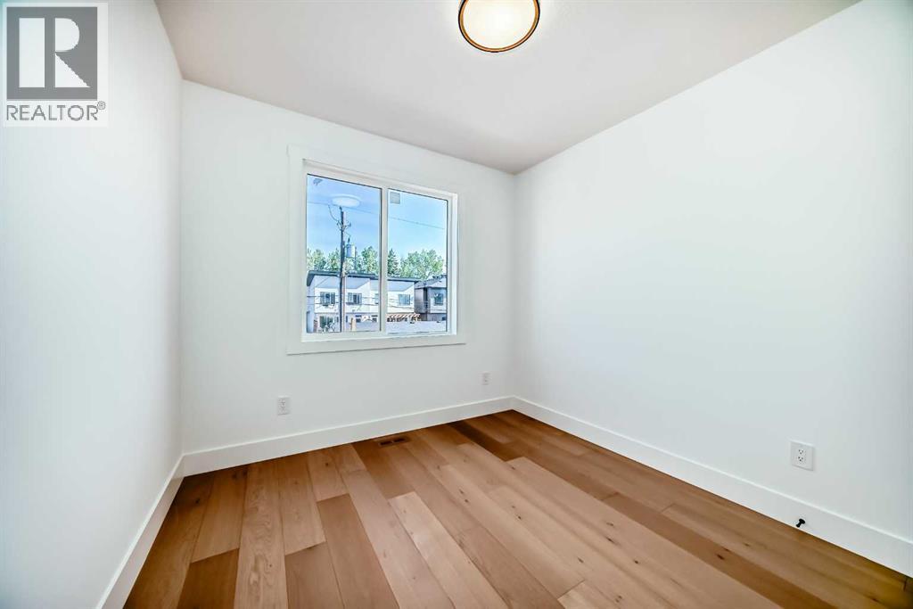 Single Family House for Sale in   Avenue SW North Glenmore Park Calgary 