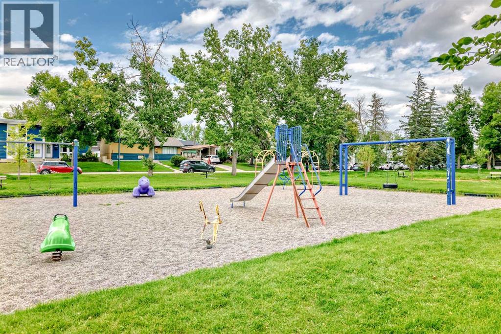 Single Family House for Sale in   Avenue SW North Glenmore Park Calgary 