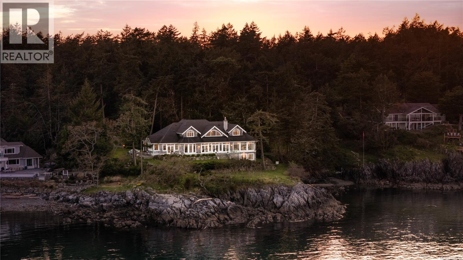  2600 Queenswood Drive, Saanich