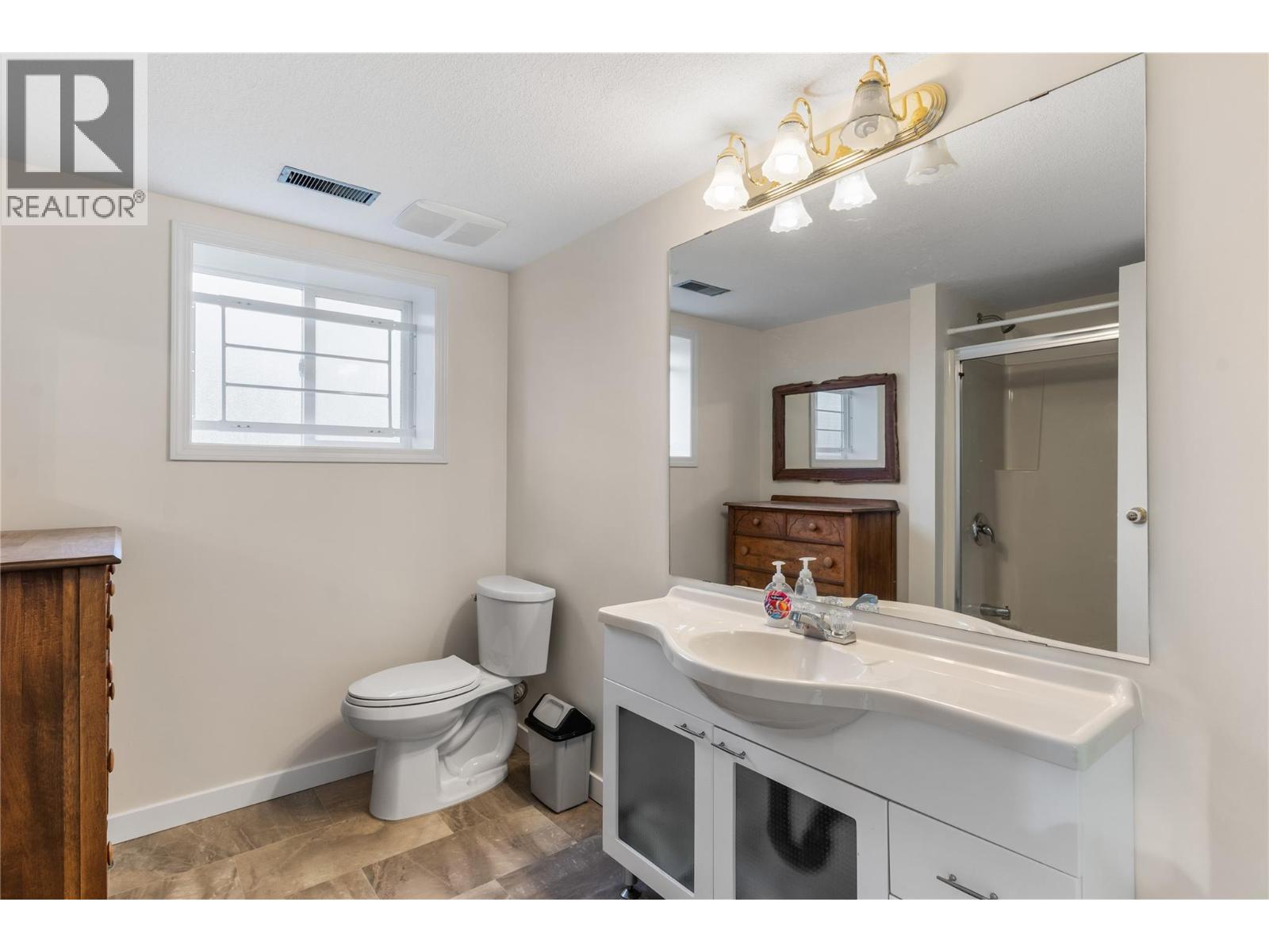 Photo 33 of 1390 Creekside Road, Kelowna BC