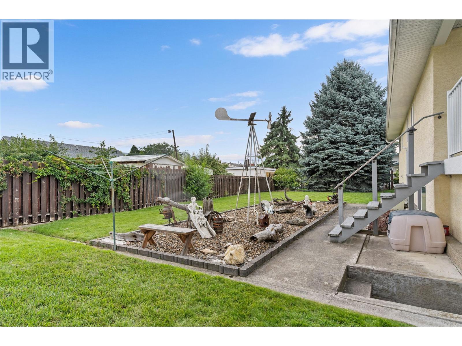 Photo 36 of 1390 Creekside Road, Kelowna BC