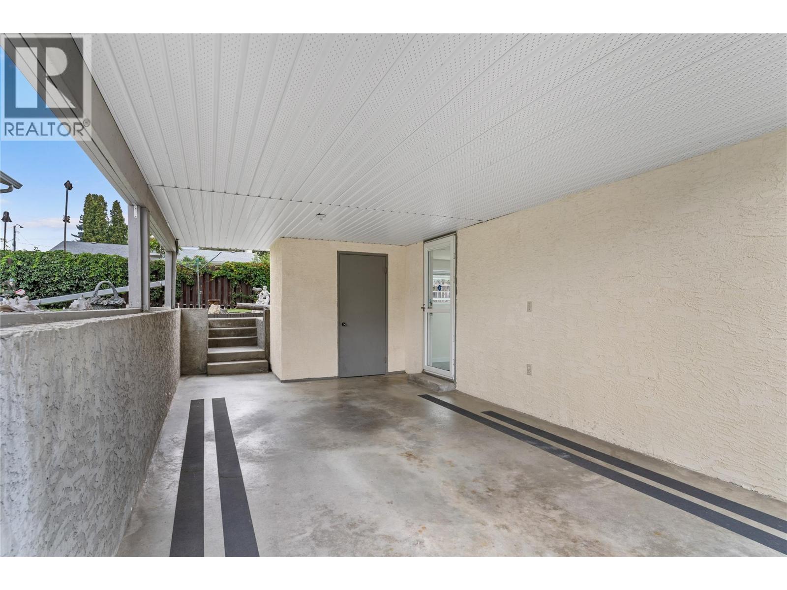 Photo 17 of 1390 Creekside Road, Kelowna BC