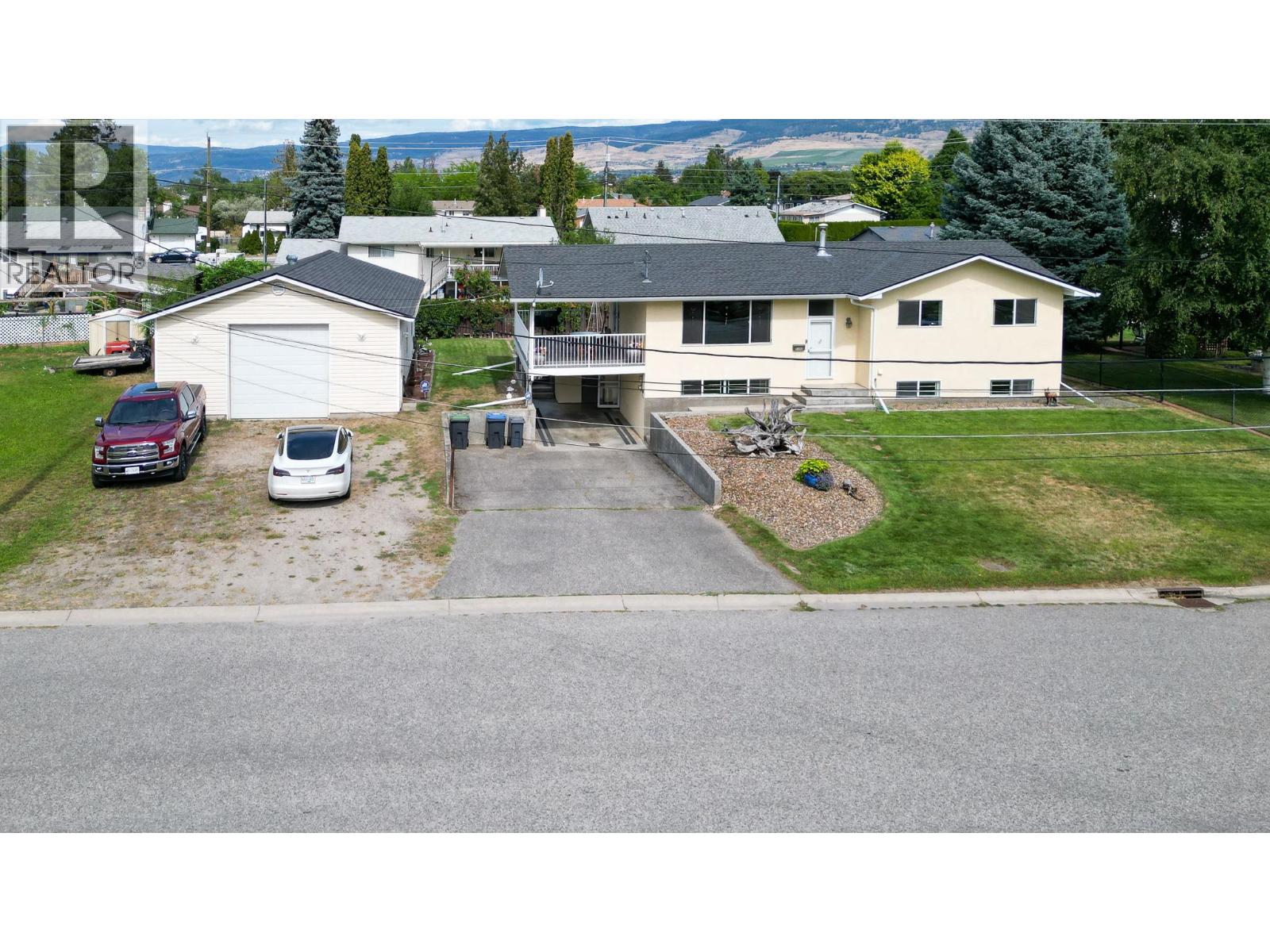Photo 29 of 1390 Creekside Road, Kelowna BC