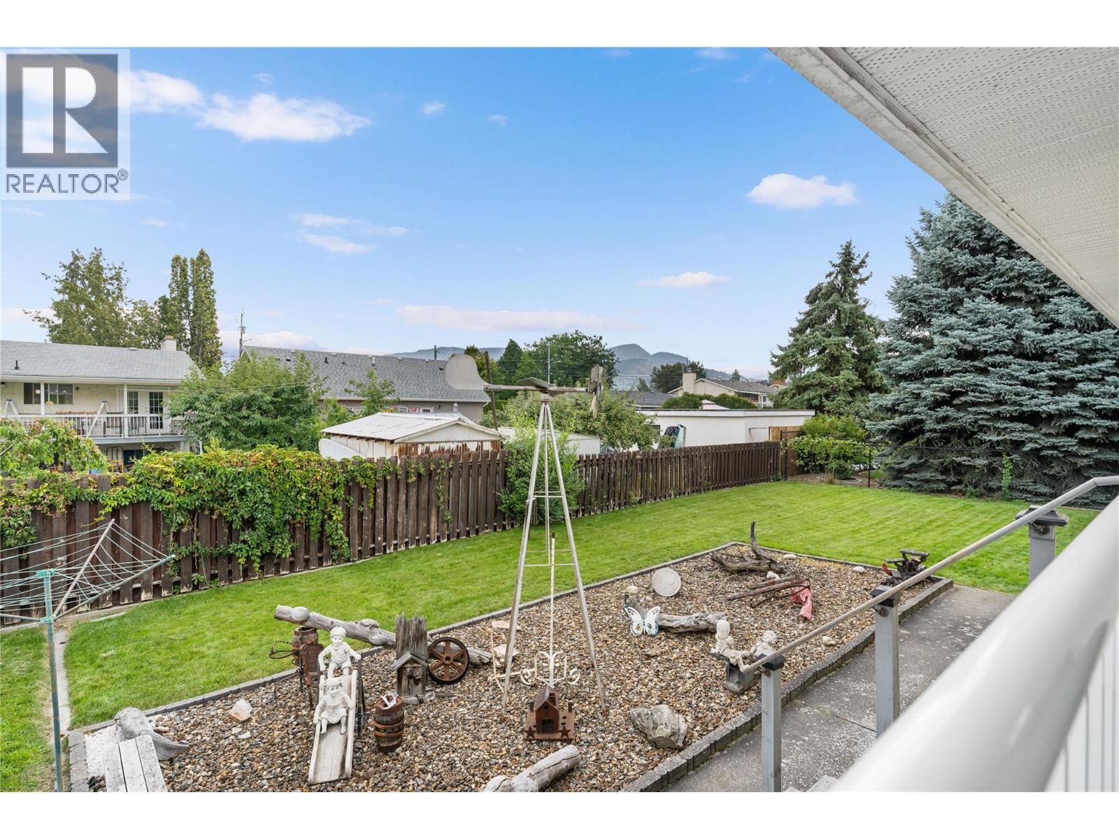 Photo 5 of 1390 Creekside Road, Kelowna BC