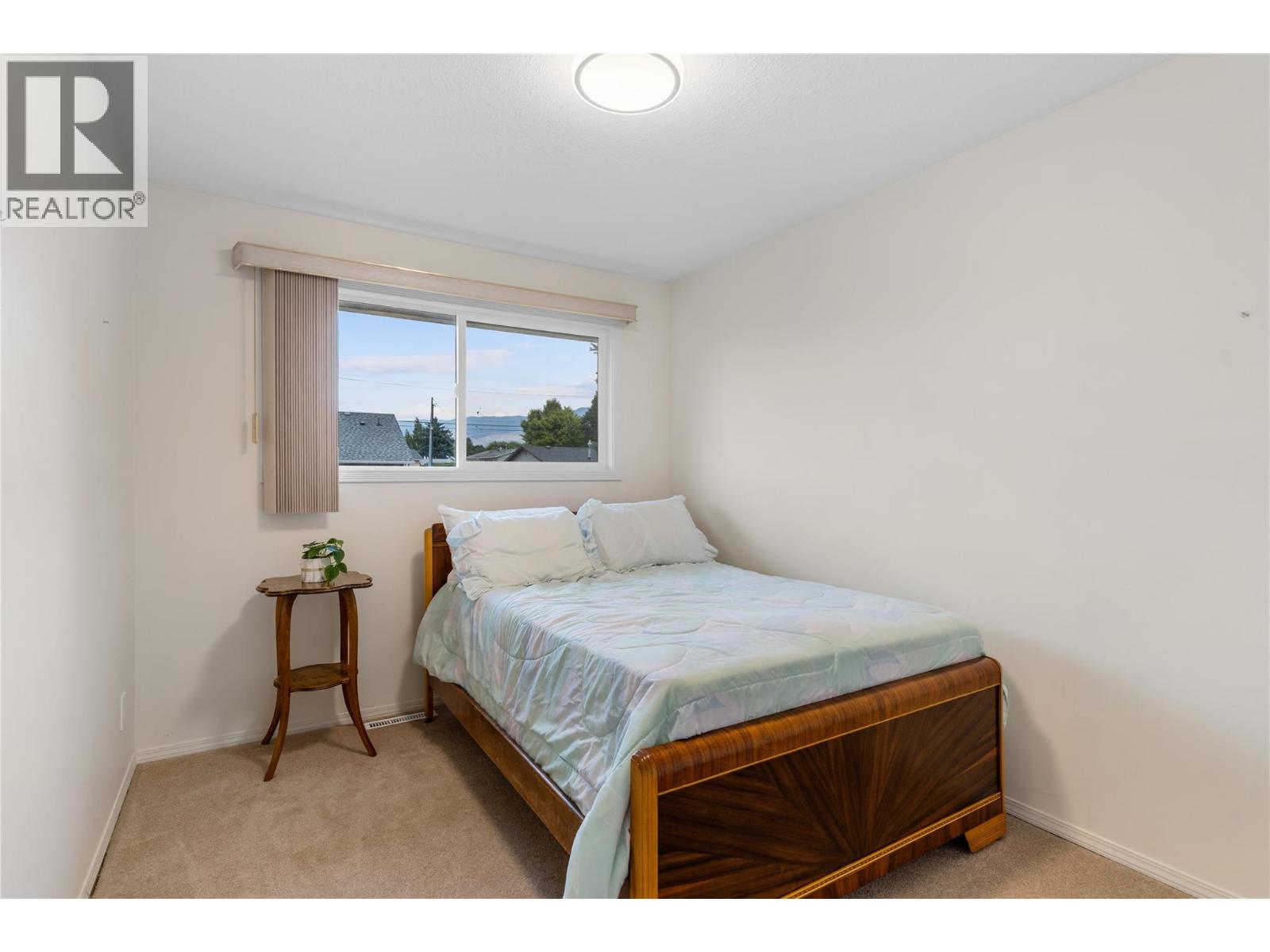 Photo 10 of 1390 Creekside Road, Kelowna BC