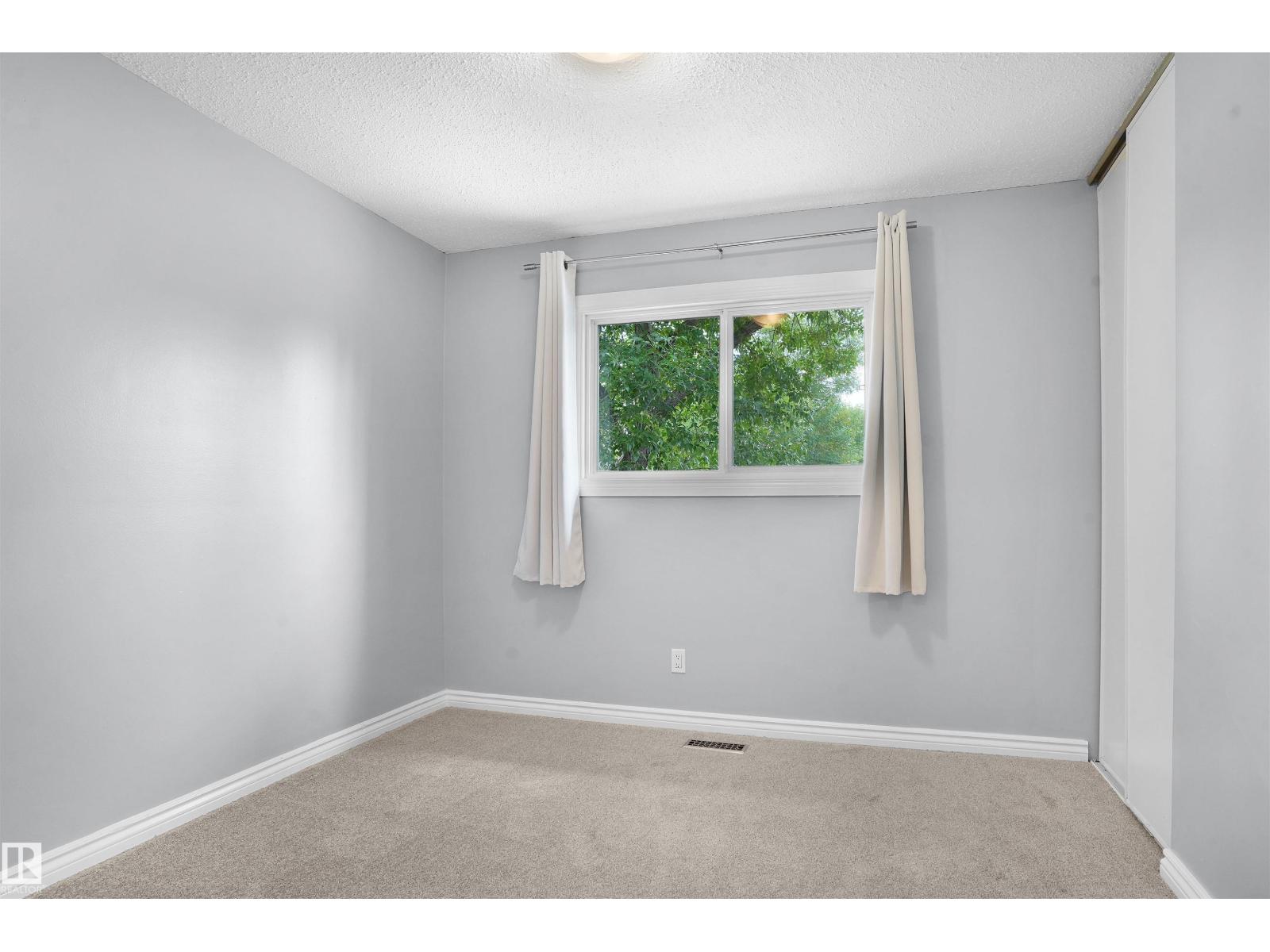 Photo 13 of 1147 62 St Nw, Edmonton AB