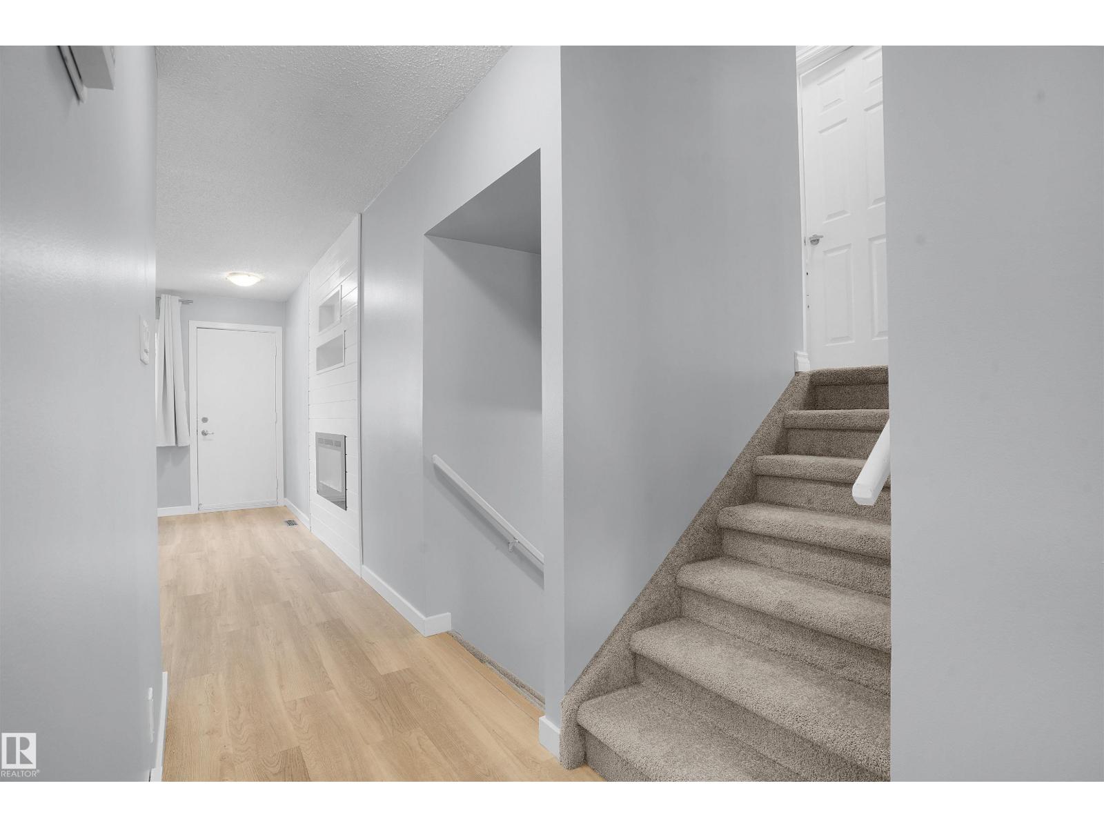 Photo 3 of 1147 62 St Nw, Edmonton AB