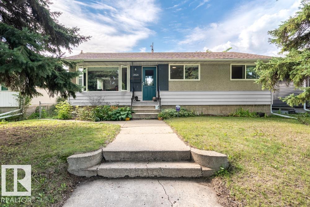 Photo 1 of 12026 38 St Nw, Edmonton AB