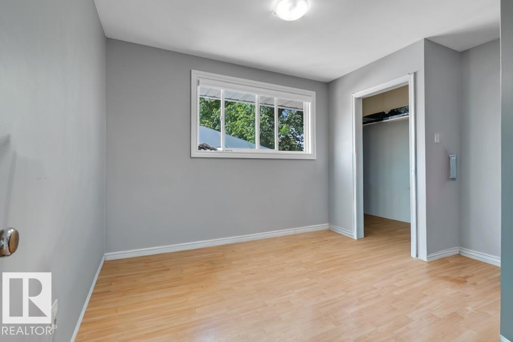 Photo 13 of 12026 38 St Nw, Edmonton AB