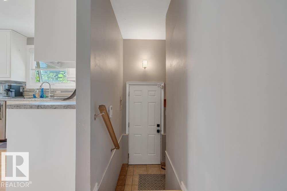 Photo 17 of 12026 38 St Nw, Edmonton AB