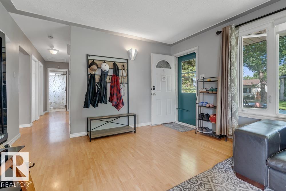 Photo 2 of 12026 38 St Nw, Edmonton AB