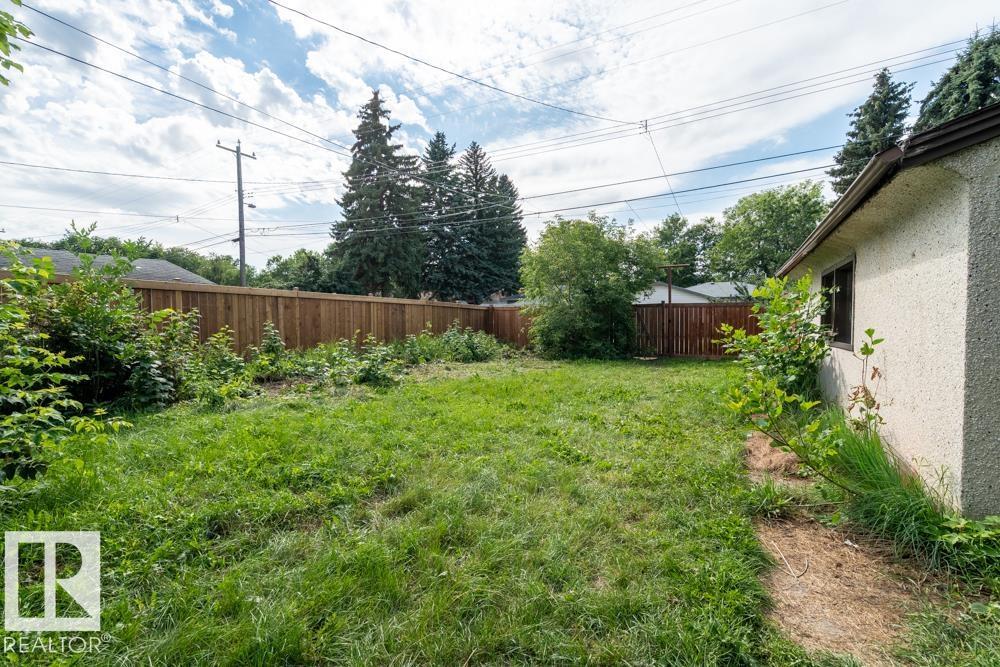 Photo 30 of 12026 38 St Nw, Edmonton AB