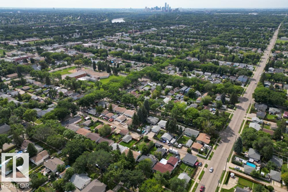 Photo 35 of 12026 38 St Nw, Edmonton AB