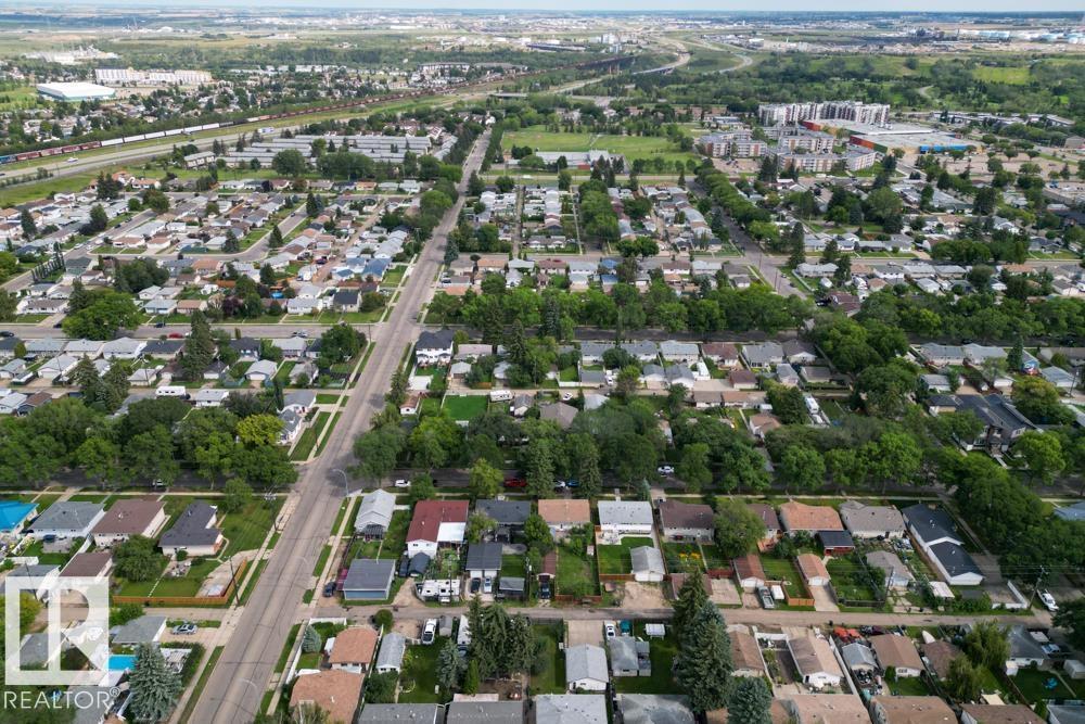 Photo 38 of 12026 38 St Nw, Edmonton AB