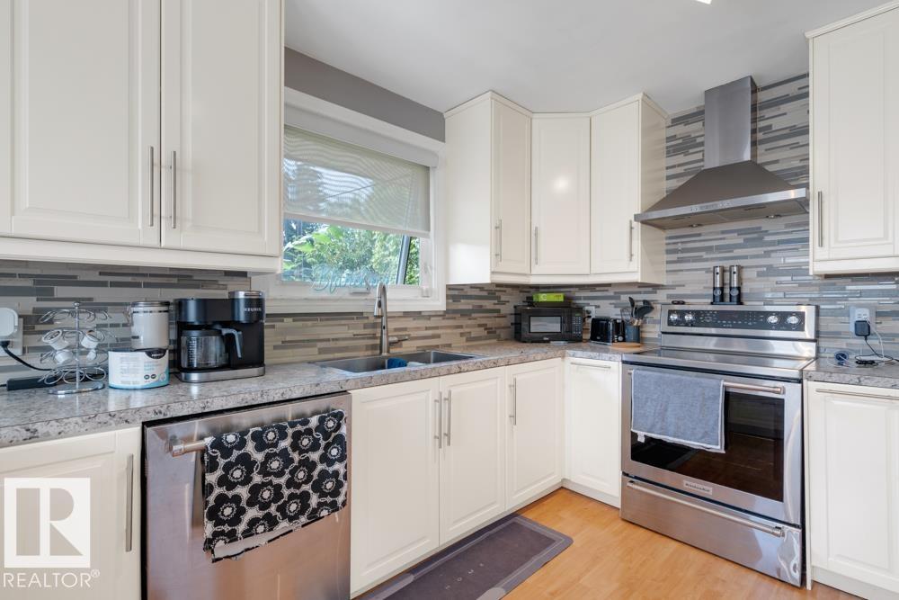 Photo 7 of 12026 38 St Nw, Edmonton AB