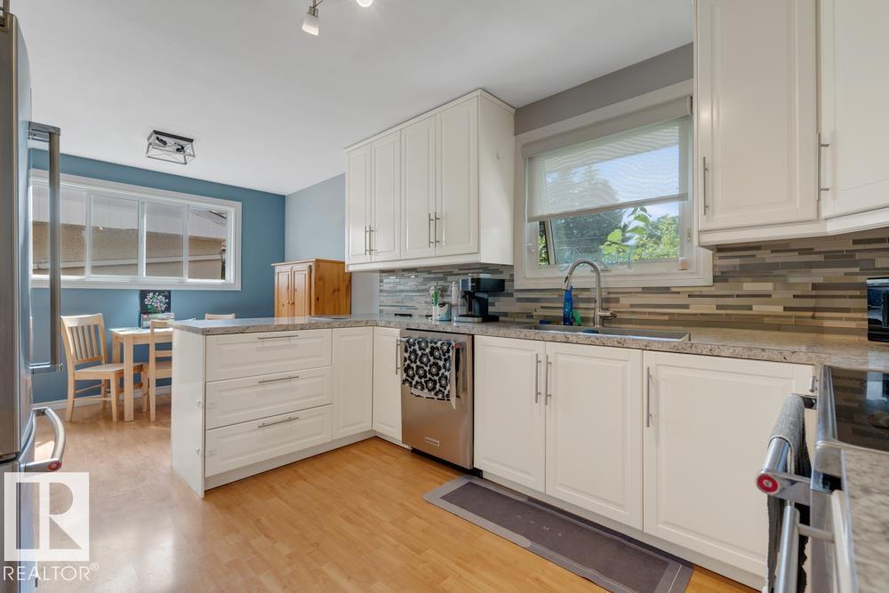 Photo 9 of 12026 38 St Nw, Edmonton AB