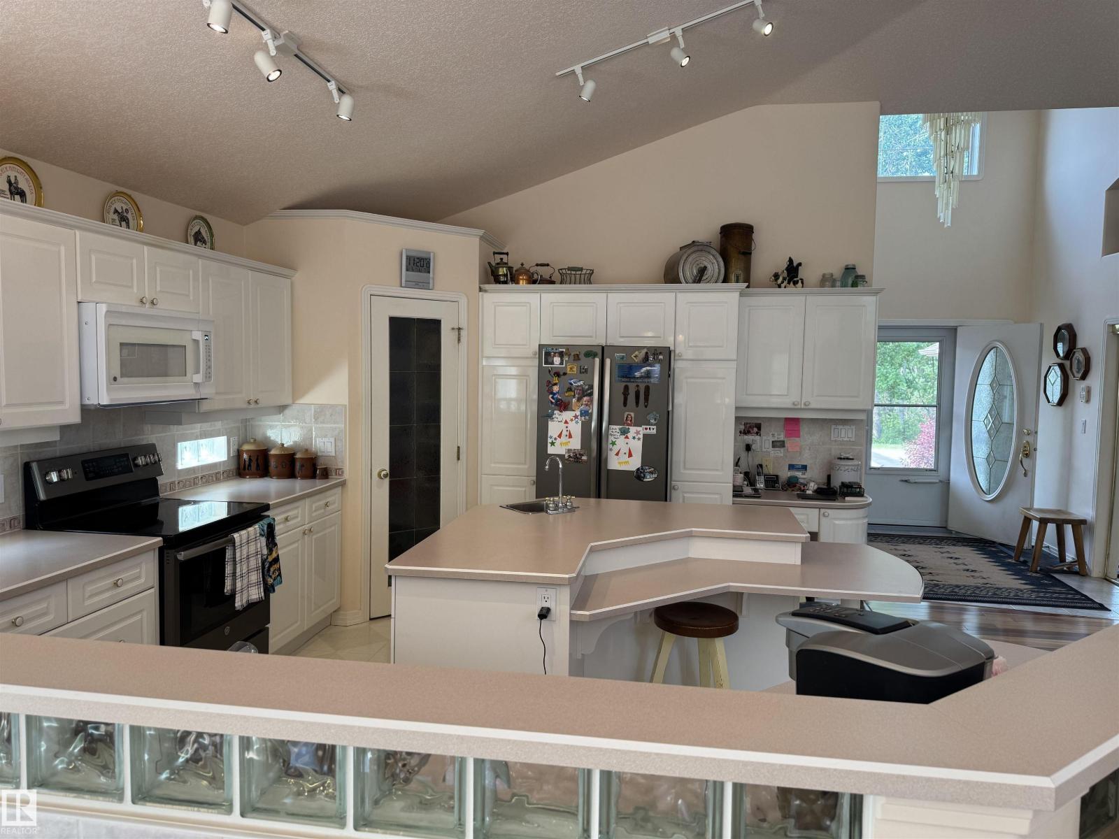 Photo 8 of 21366 Twp Road 530, Rural Strathcona County AB