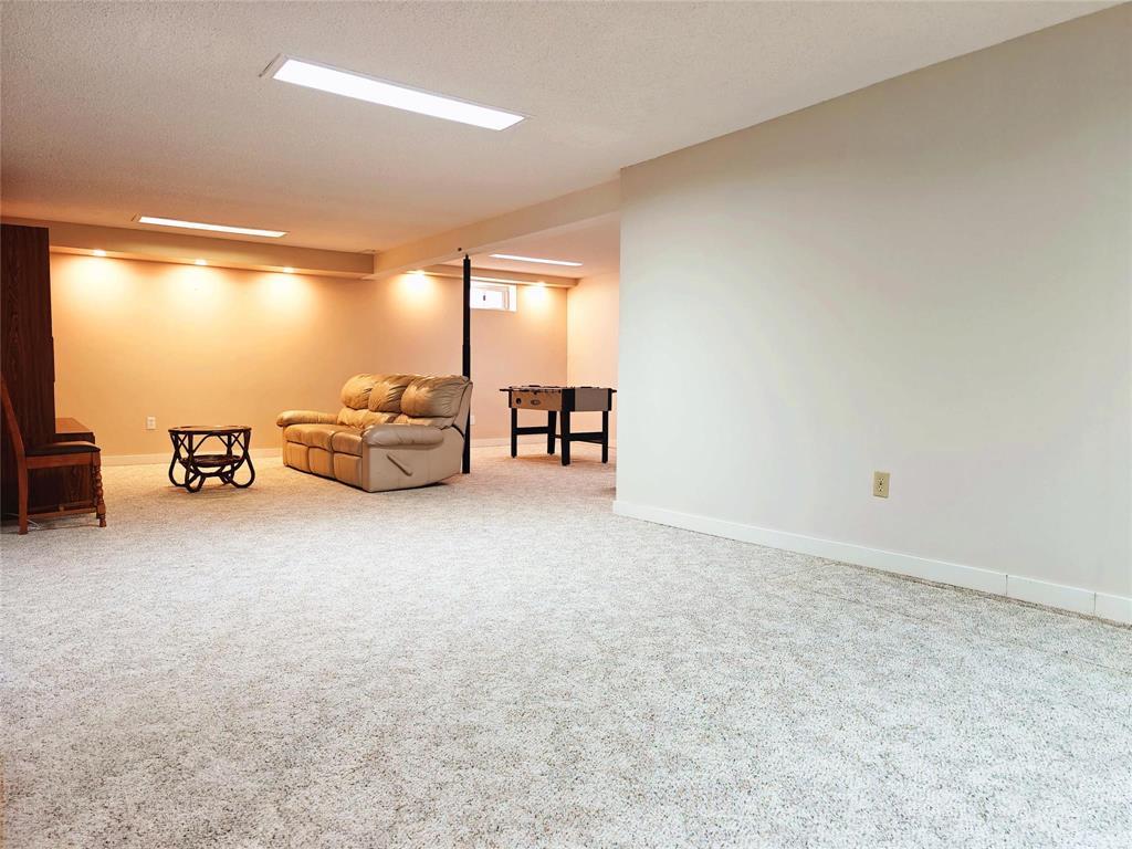 Photo 17 of 103 Lismer Crescent, Winnipeg MB