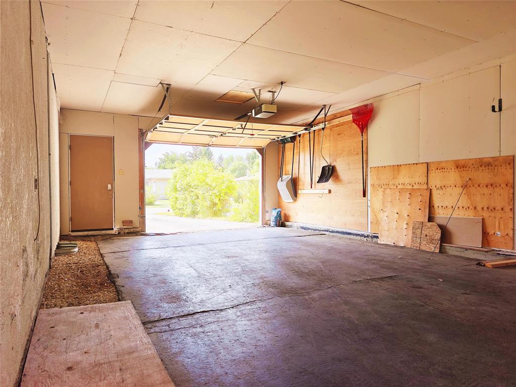 Photo 33 of 103 Lismer Crescent, Winnipeg MB