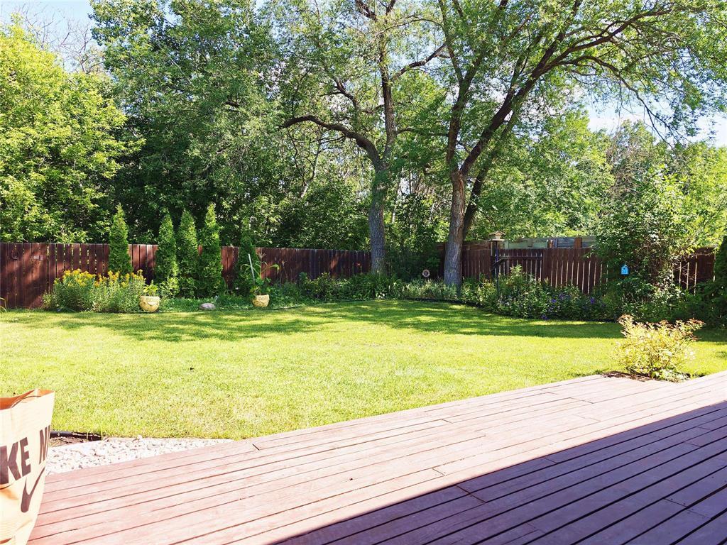 Photo 16 of 103 Lismer Crescent, Winnipeg MB