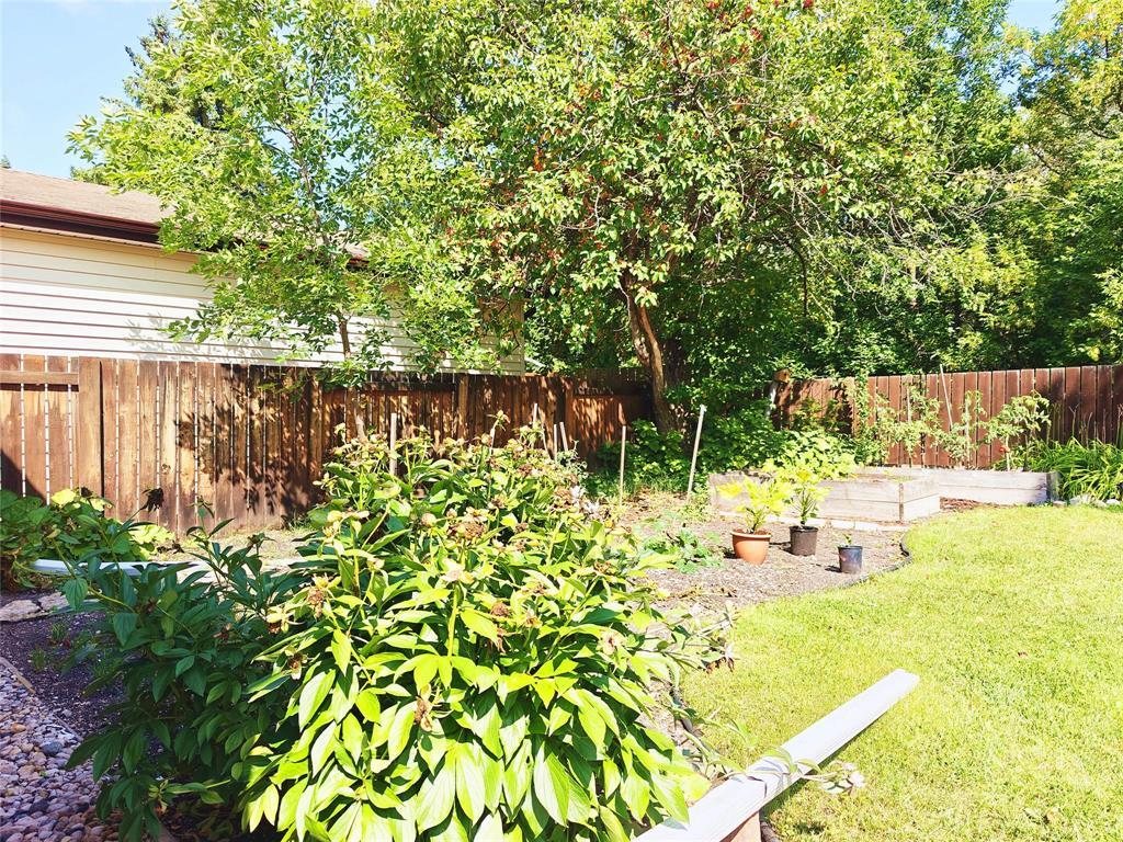 Photo 5 of 103 Lismer Crescent, Winnipeg MB