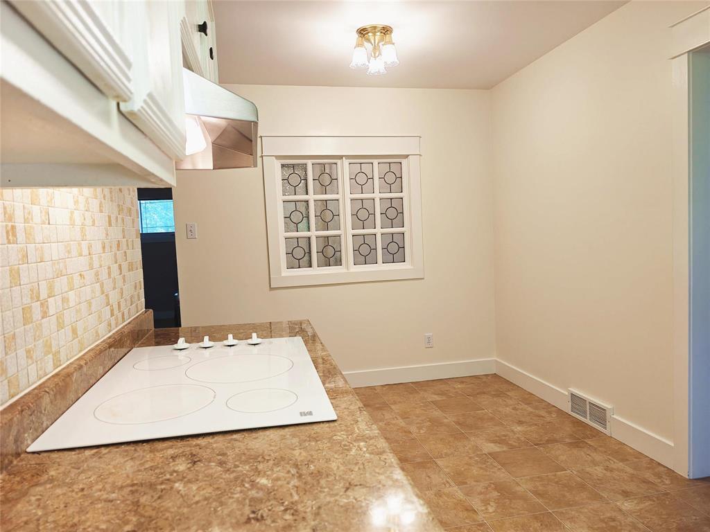 Photo 20 of 103 Lismer Crescent, Winnipeg MB