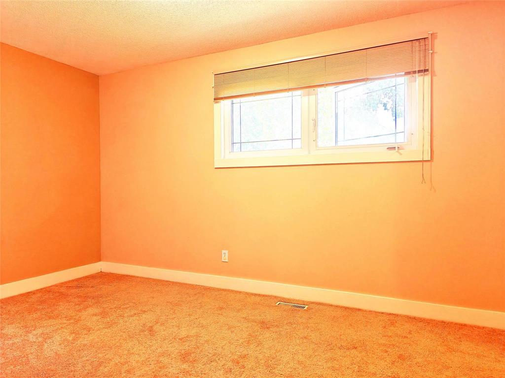 Photo 23 of 103 Lismer Crescent, Winnipeg MB