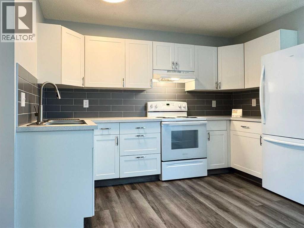 Photo 13 of 545 Columbia Boulevard W, Lethbridge AB
