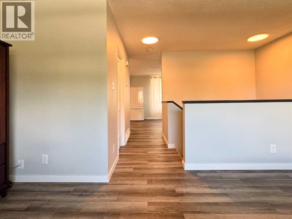 Photo 9 of 545 Columbia Boulevard W, Lethbridge AB