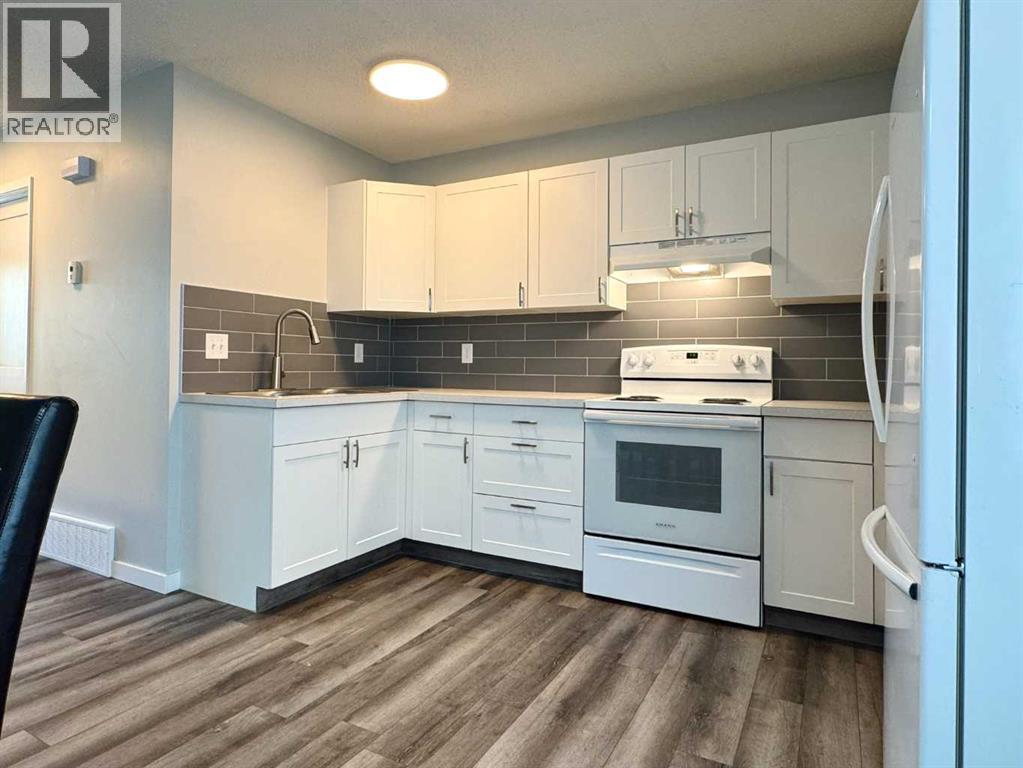 Photo 12 of 545 Columbia Boulevard W, Lethbridge AB