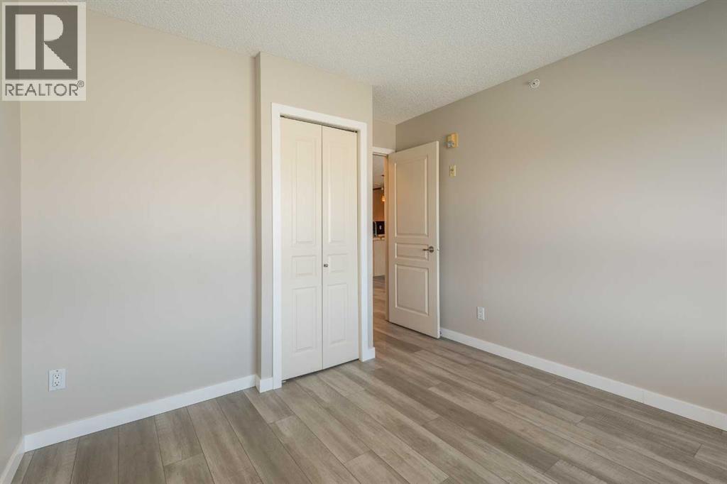 Single Family House for Sale in   Richard Road SW Lincoln Park Calgary 
