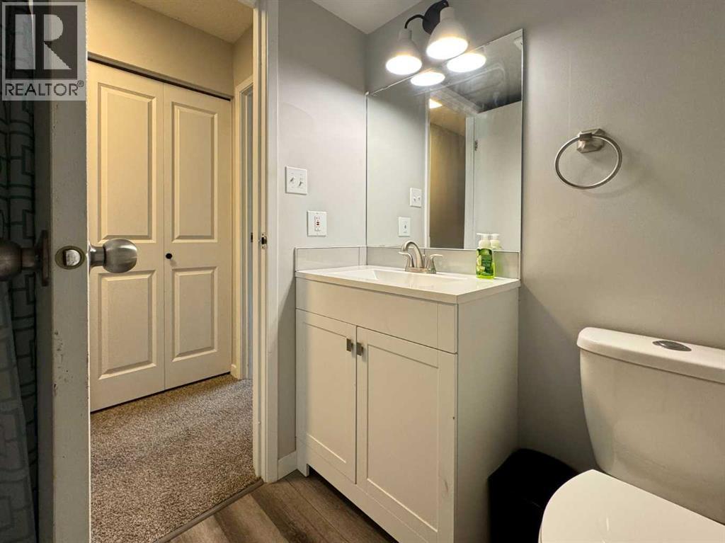 Photo 21 of 545 Columbia Boulevard W, Lethbridge AB
